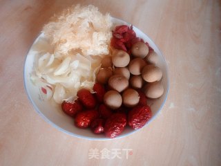 Nourishing and Health Tremella Soup recipe