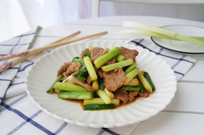 Stir-fried Pork with Garlic Sprouts recipe