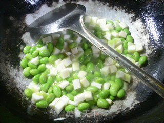 Stir-fried Edamame with Lamb's Tail and Bamboo Shoot recipe