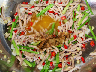 Xinlan Hand-made Private Kitchen [fresh Pepper Duck Intestines]-worrying about Love recipe