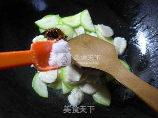 Stir-fried Zucchini with Cuttlefish Balls in Beef Sauce recipe