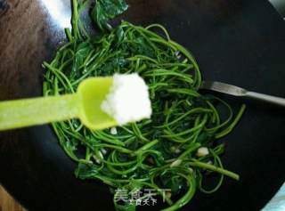 Stir-fried Sweet Potato Leaves with Garlic recipe