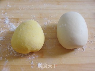 Two-color Steamed Buns-pumpkin Steamed Buns recipe