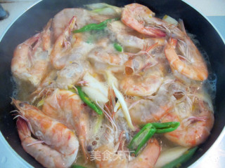 Delicious and Easy to Cook-three Cups of Dry Roasted Prawns recipe