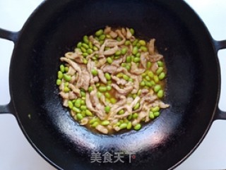 Stir-fried Shredded Pork with Edamame and Green Pepper recipe