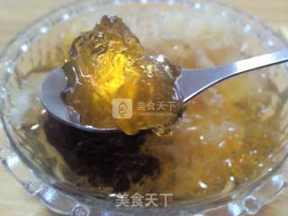 Stewed Tremella with Peach Gum recipe
