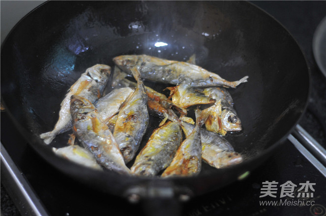 Braised Fish with Capers recipe