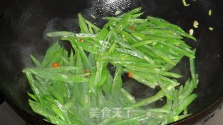 [recipe for Gift]--home Cooking--spicy Stir-fried Scallop Beans recipe