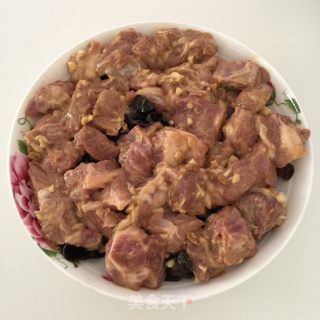 Steamed Pork Ribs with Fungus recipe