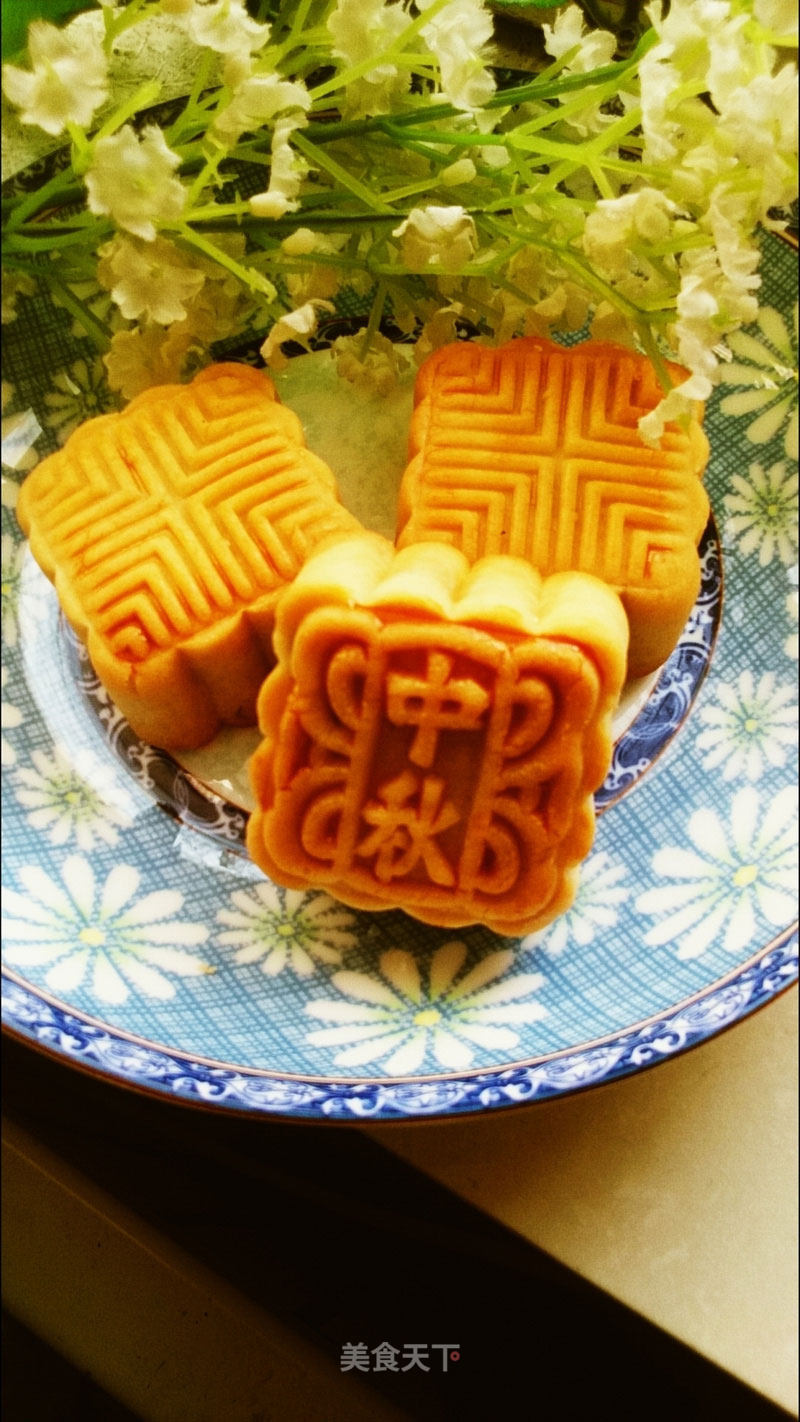 Cantonese-style Red Bean Paste Mooncakes recipe