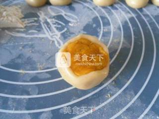 Pumpkin Paste Filling Mooncakes recipe