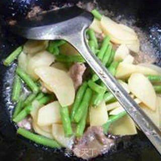 Lean Pork with Beans and Fried Potatoes recipe