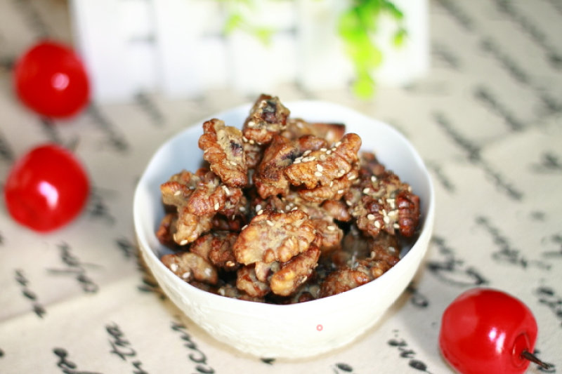 Relieving Gluttonous Snacks: Milk-flavored Amber Walnuts recipe