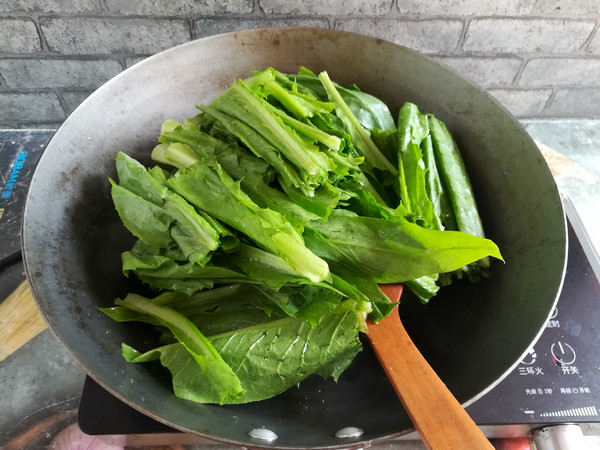 Garlic Bitter Lettuce recipe