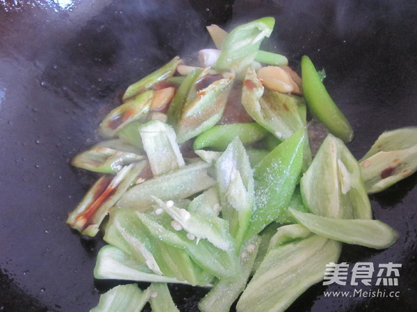 Stir Fried Squid Roll recipe