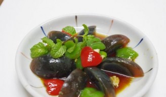 Preserved Egg with Green Pepper recipe