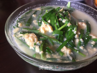 Egg Soup with Fresh Shells, Chives and Chives recipe