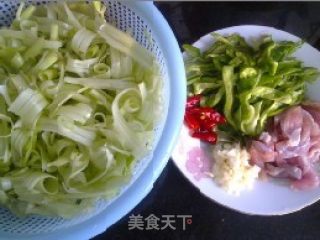 Stir-fry Sticks with Green Pepper and Shredded Pork recipe