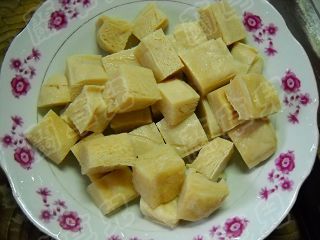 Frozen Tofu with Chopped Pepper and Golden Needle recipe