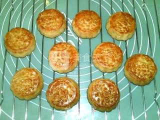 Cantonese Ham Mooncakes recipe