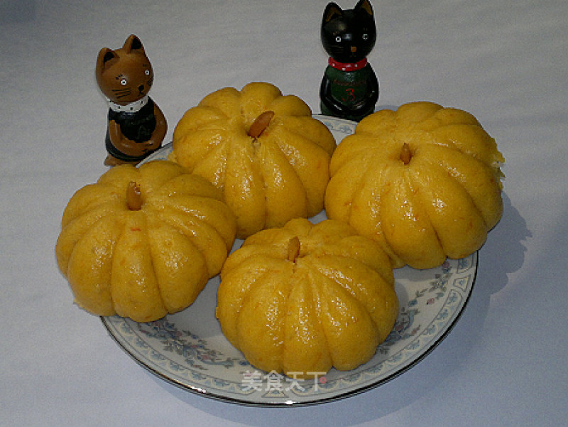 Pumpkin Buns recipe