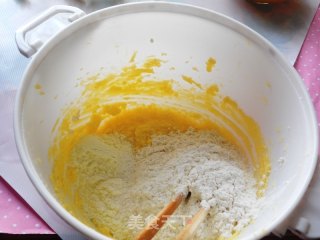 Crispy and Delicious Pineapple Cake recipe