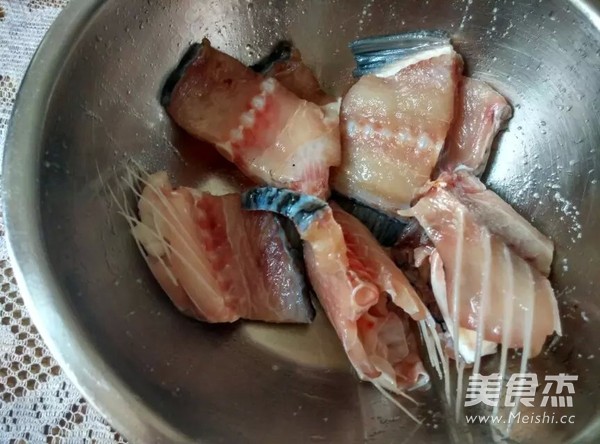 Braised Fish Bone with Capers recipe