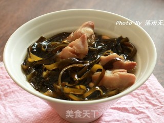 Pig's Trotter Seaweed Soup-through Your Black Hair recipe