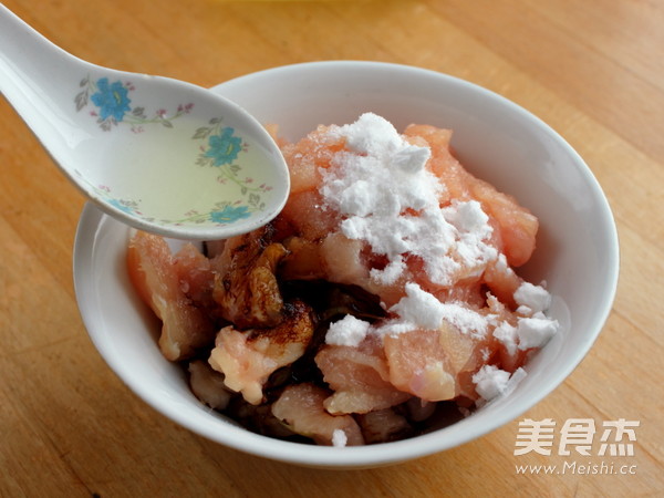 Kung Pao Chicken with Fungus recipe
