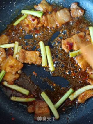 Stir-fried Pork with Green Garlic recipe