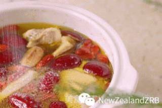 New Zealand Fish Maw Bird's Nest Chicken Soup recipe