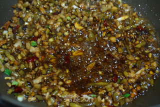 Sour Cowpeas with Minced Meat recipe