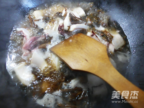 Grilled Cuttlefish with Bamboo Shoots and Dried Vegetables recipe