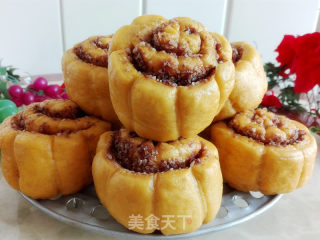 Pumpkin Peanut Rolls recipe