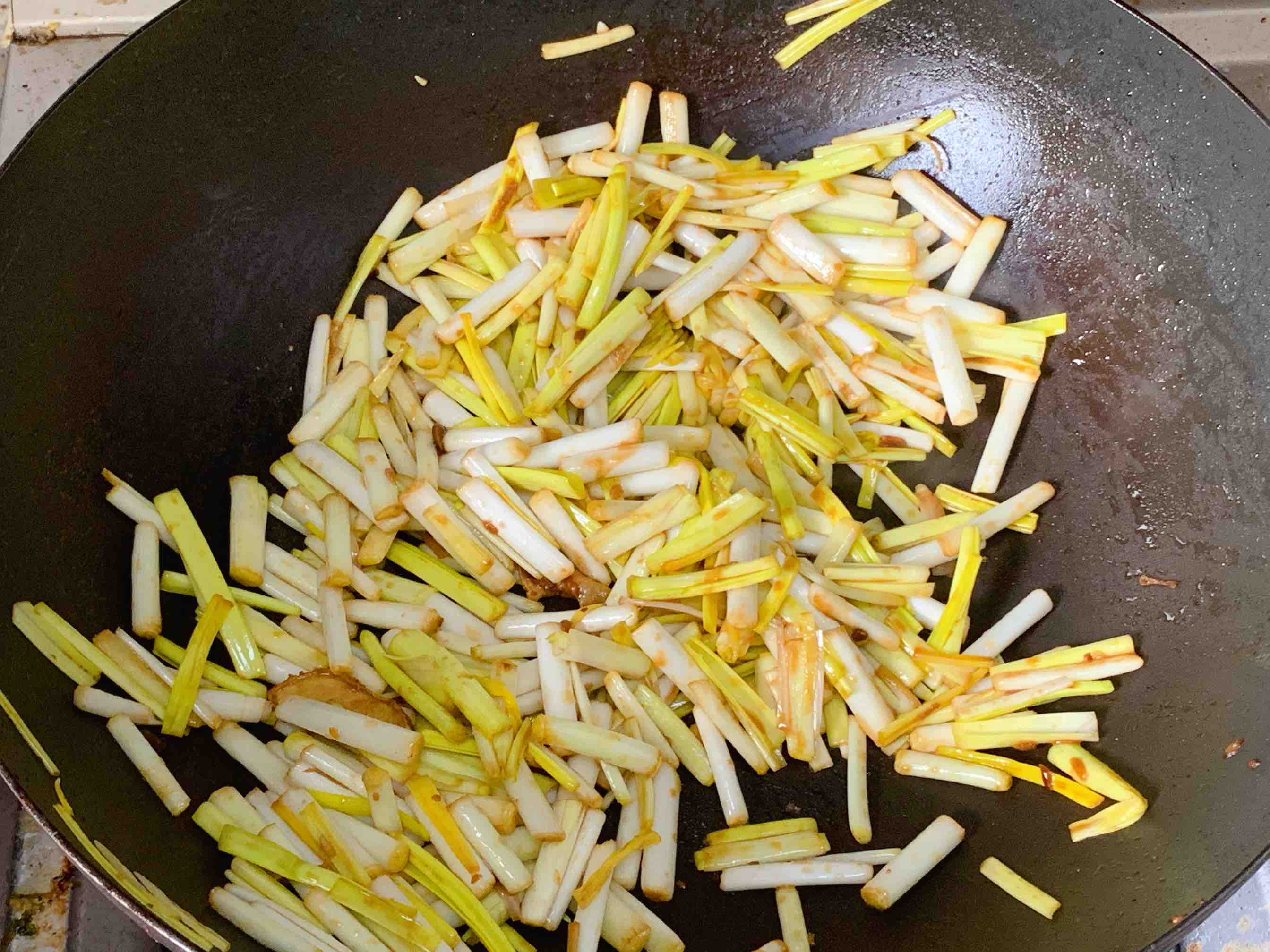 Stir-fried Garlic Yellow with Homemade Quick Sauce recipe