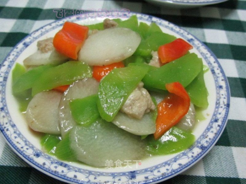 Stir-fried Yam Pork Slices with Lettuce and Red Pepper recipe