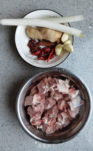 Braised Lamb Stewed with White Radish recipe