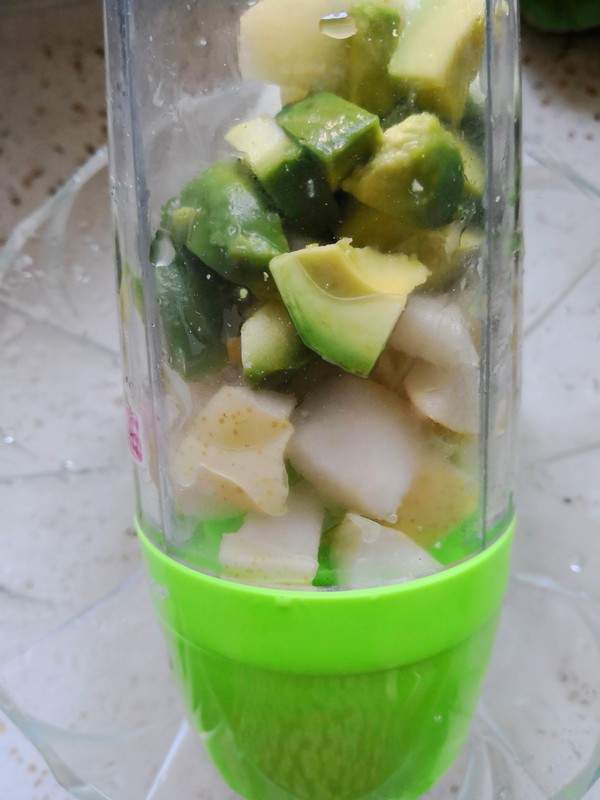 Avocado White Pear Juice recipe