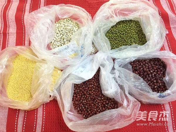 Red Beans, Millet, Oats, Red Dates Porridge recipe