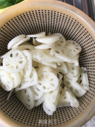 Scallion Oil Flower Fragrant Lotus Root recipe