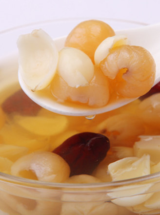 Longan, Meat, Lily and Red Date Soup recipe