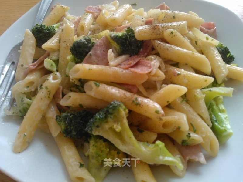 Spaghetti with Ham and Broccoli recipe