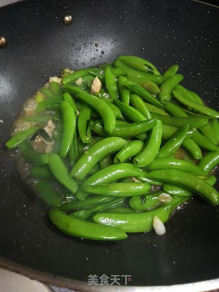 Stir-fried Sweet Beans with Chicken recipe