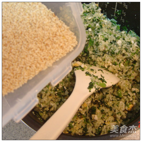 Snowflake Spinach Rice Ball recipe