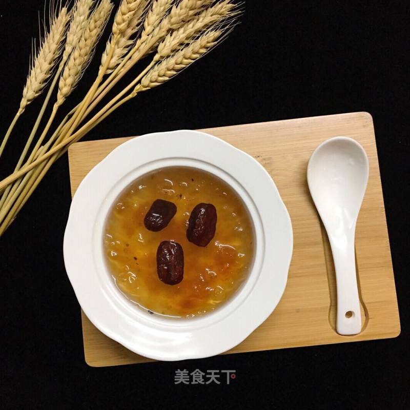 Stewed Peach Gum with Rock Sugar and Red Dates recipe
