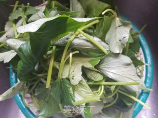 Stir-fried Potato Leaves with Shallots recipe