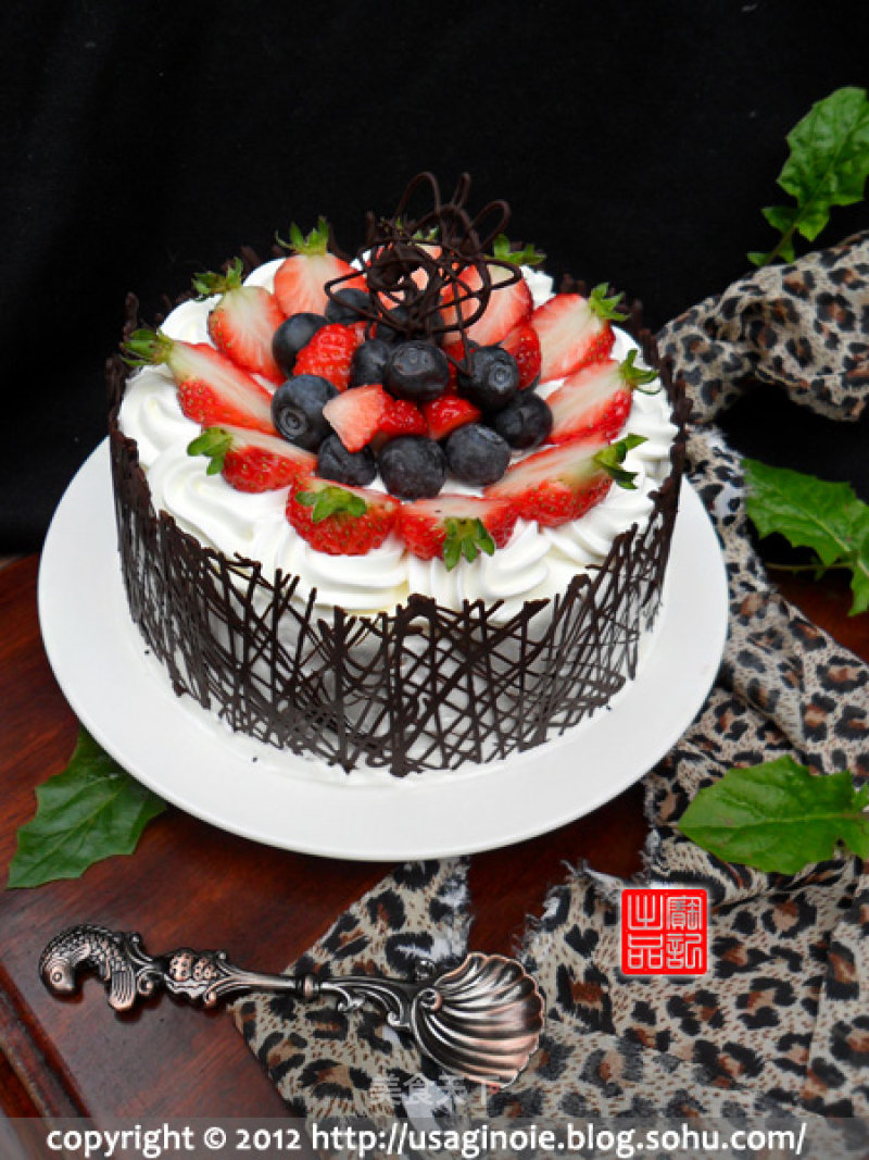 Double Berry Cake with Chocolate Rim recipe