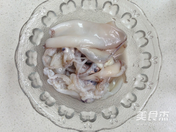 Steamed Squid with Loofah recipe