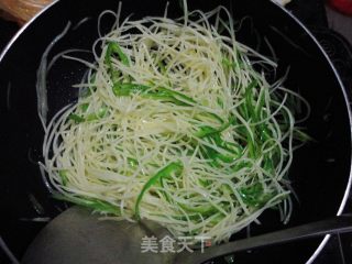 Love Home-cooked Stir-fry ------ Green Pepper and Potato Shreds recipe