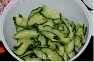 Pork Ears Mixed with Cucumber recipe